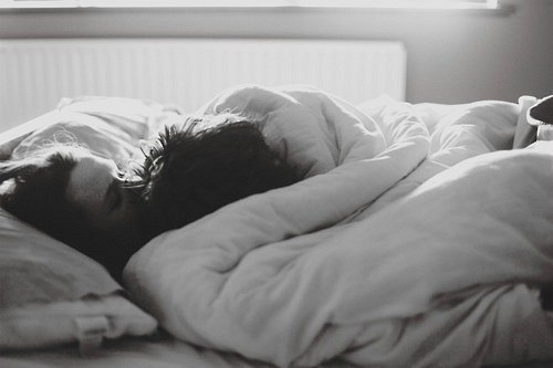 Счастье - это когда ночью тебя поправляют одеяло и целуют в щеку, думая, что ты спишь.