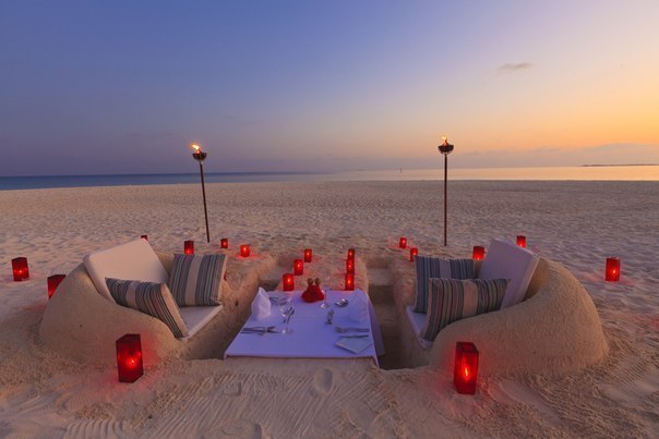 Как провести романтический вечер на пляже.