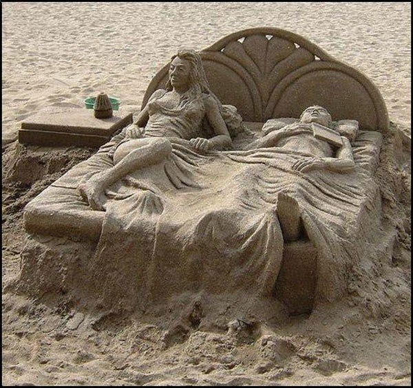Скульптура из песка.