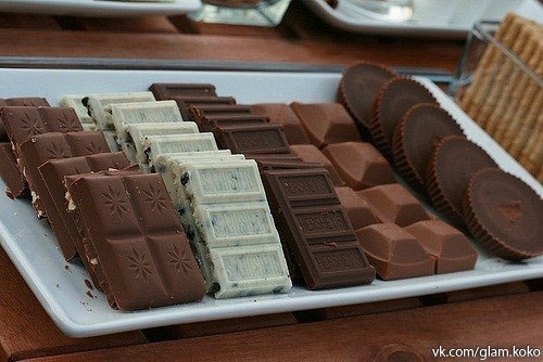10 кг шоколада являются смертельной дозой для человека. Если я решу покончить с собой, я умру именно так.