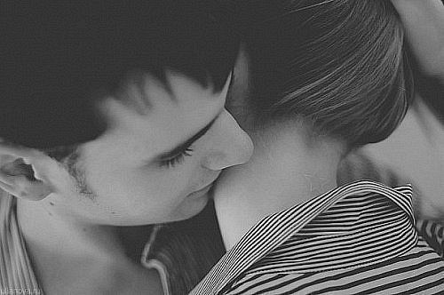Слабость - это когда в шею целуют и тихо шепчут: 