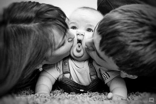 Счастливый ребенок – это ребенок, у которого есть и мама, и папа, которые находят время не только для того, чтобы этого ребенка любить, но и для того, чтобы любить друг друга.