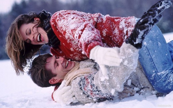 Самые правильные отношения начинаются зимой. Если вы понравились друг другу в куче одежек, шапке и с красным носом — это точно любовь